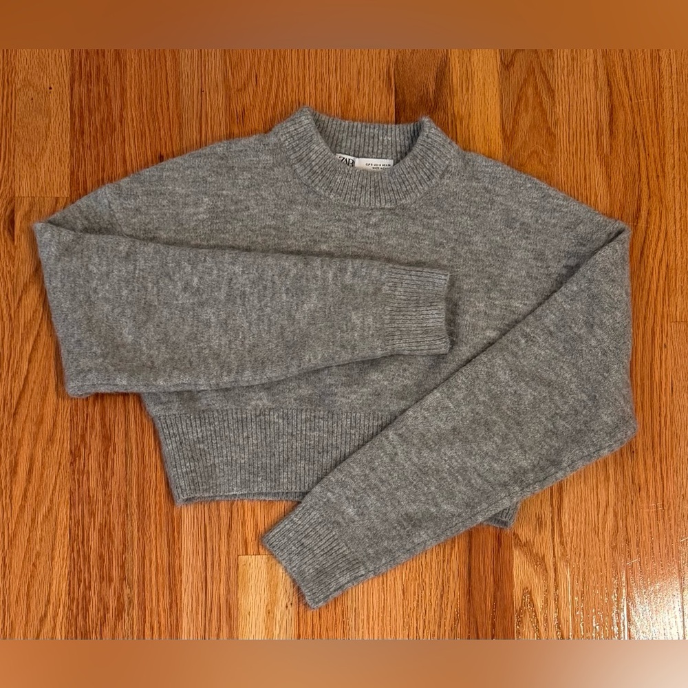 Zara Gray Crew Neck Sweater